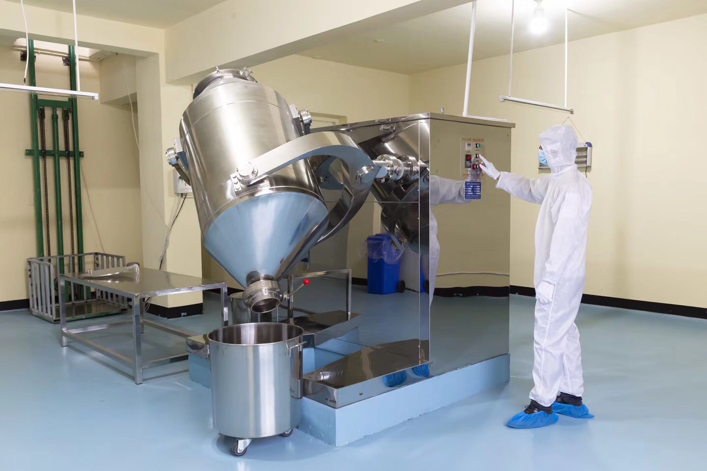 Double Spiral Conical 99.9 Mixing Equipment In Pharmaceutical Industry